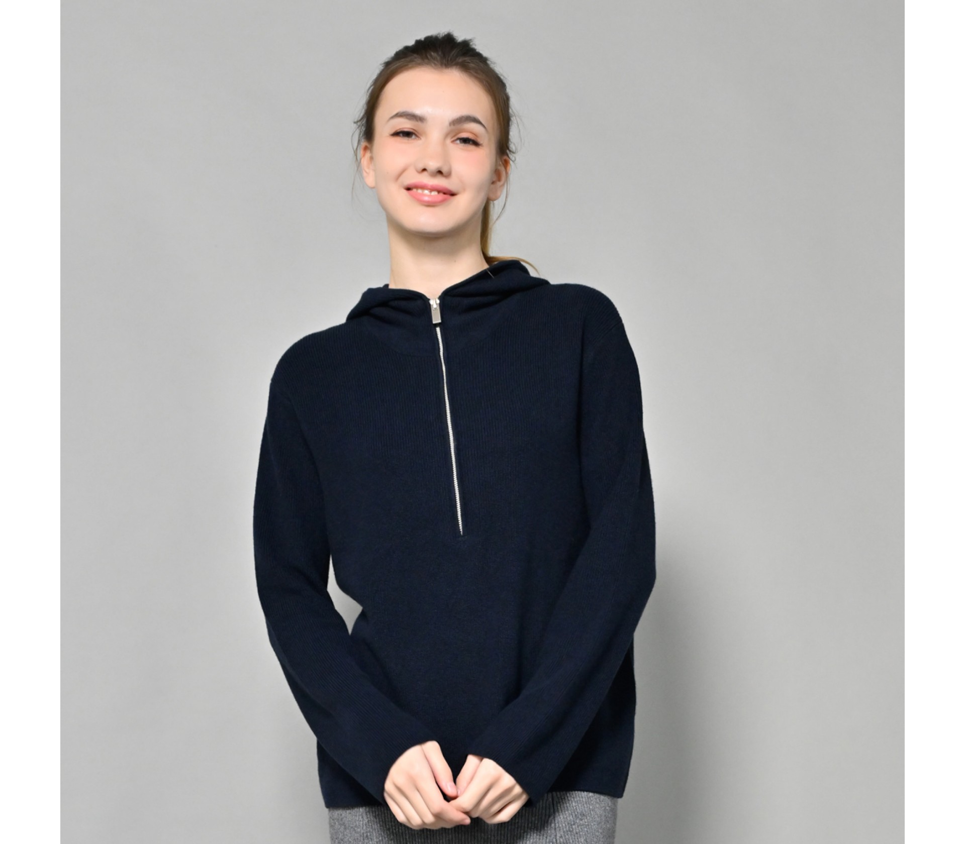 御絹坊拉鍊造型連帽羊絨針織上衣-22488(深藍)