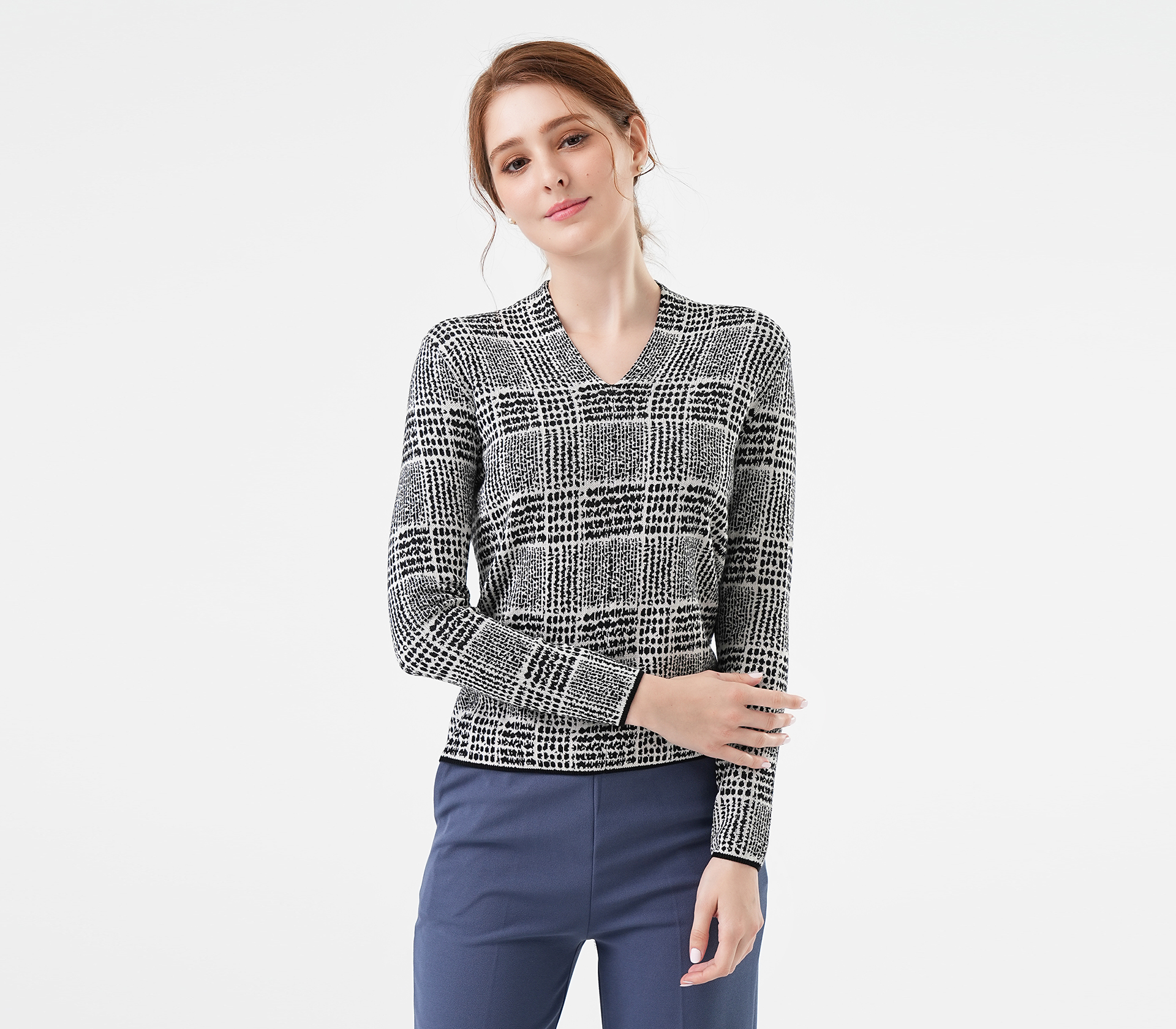 闕蘭絹金銀絲蠶絲毛衣 - 黑色 - 6674